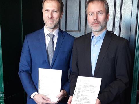 he Ústí nad Labem regional authority has awarded Netinera subsidiary Länderbahn its first passenger train operating contract entirely within the Czech Republic.