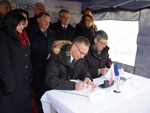 tn_pl-pkp_plk_podleze_new_line_contract_signing.jpg