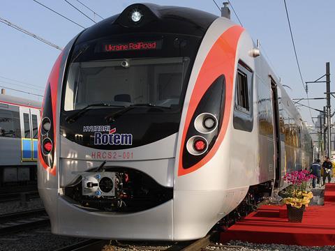 tn_ua-hyundairotem-train-launch20111220.jpg