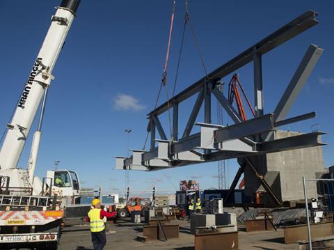 Replacement Limfjorden bridge components being delivered (Photo: Lars Horn).