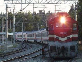 Much of the Turkish network still relies on telephone or manual dispatch, making investment in signalling and train control a priority for TCDD.