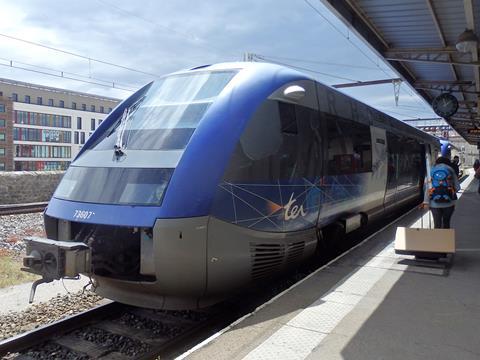 The government has accepted the majority of the recommendations put forward by Jean-Cyril Spinetta, with the exception of those advocating closure of rural railways.