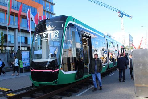 Bozankaya unveils three section Iasi tram (image Railway Gazette) (2)