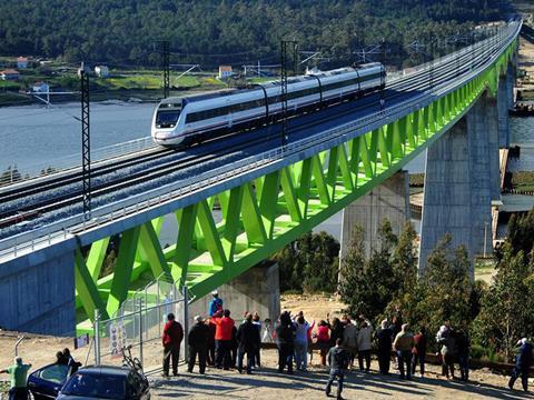 tn_es-vigo-santiago-test-train-fomento.jpg