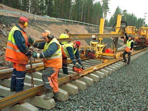 tn_fi-track-laying.jpg