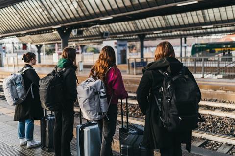 Passengers wiith rucksacks (Photo Eurail, CMT Productions)