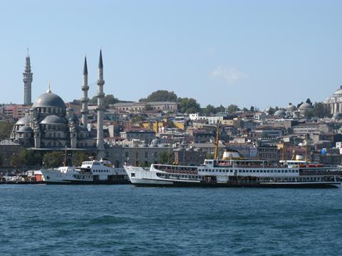 tn_tr-istanbul-waterfront-ferries.jpg