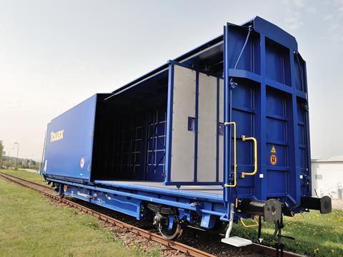 High-capacity sliding-wall wagon.