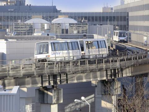 de Frankfurt Airport Bombardier Innovia 100 peoplemover-1