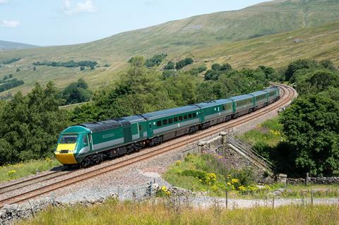 Staycation Express at Dent Head 220721 43059 tails 1118 off Skipton TM06