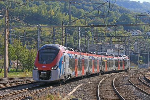 fr-sncf-LemanExpress-Regiolis-St-Julien-ChMasse