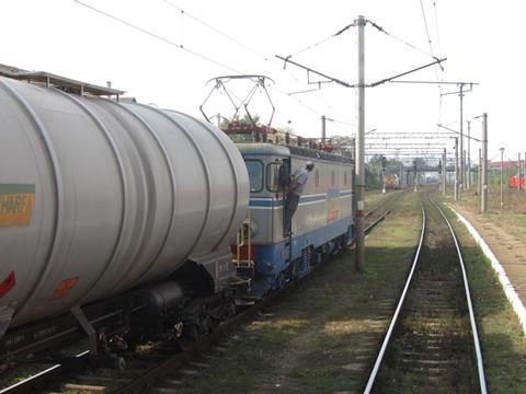 tn_ro-cfrmarfa-freight-train_02.jpg