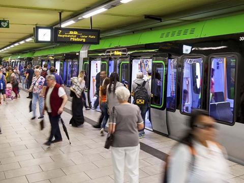 tn_de-hannover_LRV_in_platform.jpg