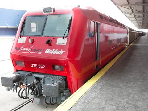 tn_gr-RCL-Goldair-first-train-Michael_Poppous.jpg