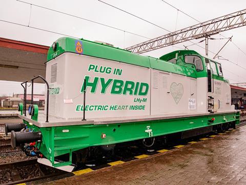 Euroest has unveiled its first LHy-M battery hybrid shunting locomotive.