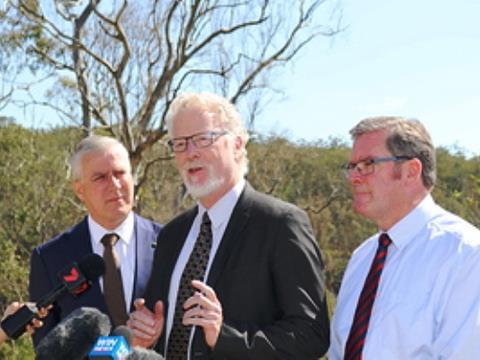 Inland Rail CEO Richard Wankmuller was joined for the announcement by Federal Infrastructure Minister Michael McCormack (left) and local MP John McVeigh (right) who serves as Minister for Regional Development. (Photo: ARTC)