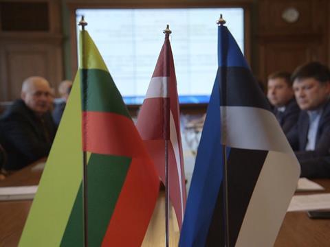 tn_eu-baltic-states-flags-desk.jpg