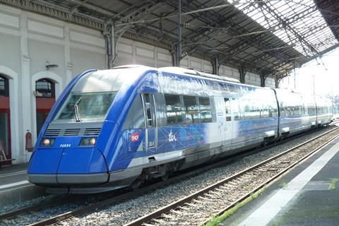 X72500 train