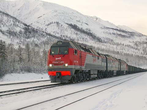 Transmashholding’s Bryansk Engineering Plant has obtained certification for its three-section 3TE25K2M diesel locomotive.