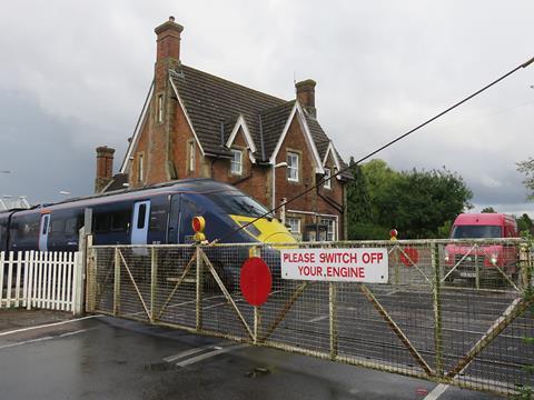 Southeastern 395 at level crossing