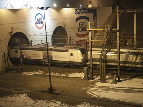 A Siemens Vectron locomotive was tested in the Channel Tunnel on the night of January 25-26 2013 (Photo copyright: Eurotunnel).