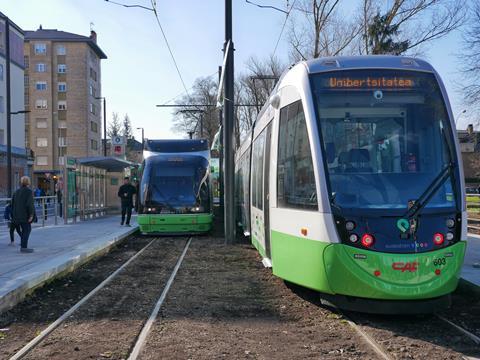 es- vitoria-gasteiz Euskotren_Tranbia_01