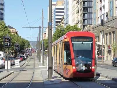 tn_au-adelaide_tram.jpg