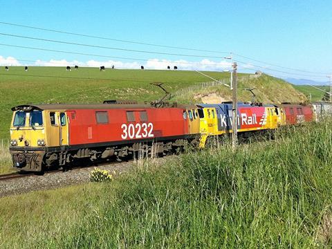 KiwiRail is to cease electric haulage of freight trains on the North Island Main Trunk line (Photo: Cody Cooper/CC BY-SA 3.0).