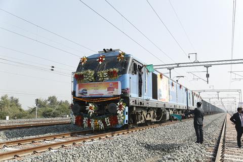 in-DFC-E-first-coal-train-new-bhaupur-201229