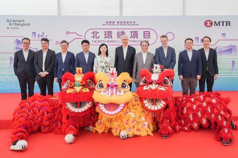 Hong Kong’s MTR Corp held a dancing lion eye-dotting ceremony and performance on October 3 to bring good fortune to the construction of the Northern Link Main Line