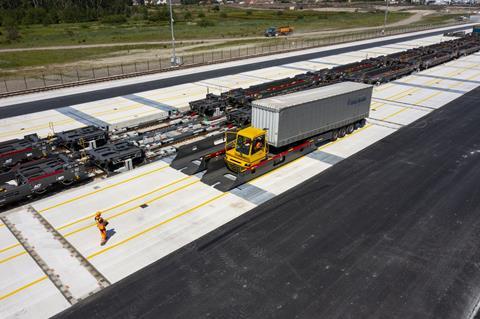 CargoBeamer has opened a facility for transferring road semi-trailers to and from trains in Calais (Photo: Philippe Turpin/CargoBeamer).