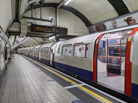 London Underground Bakerloo Line train (2)