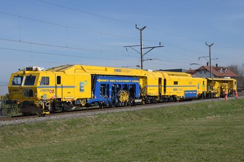 Unimat 09-324S Dynamic E3 universal tamper from Plasser & Theurer (1)