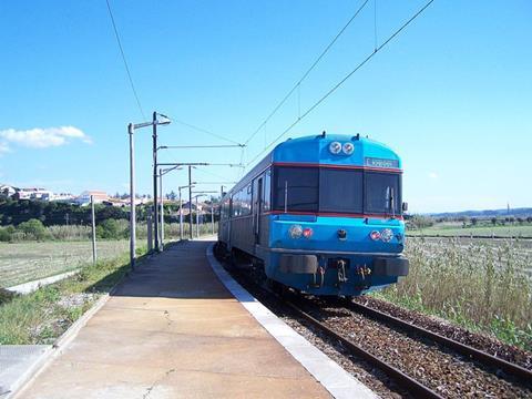 Both the northernmost section of the Linha do Oeste around Figueira da Foz and the southern end near Lisboa are already electrified, but national operator CP is short of diesel rolling stock for through trains on the 200 km corridor.