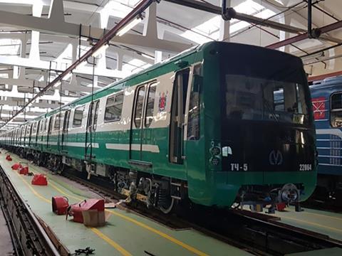 The first of 27 Yubileyny trainsets ordered last year for St Petersburg metro Line 3 was delivered on August 7.