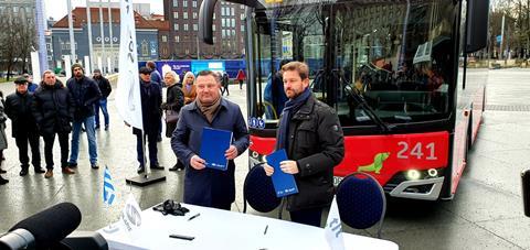 Tallinn transport operator Tallinna Linnatranspordi has ordered 100 CNG buses from Solaris Bus & Coach.