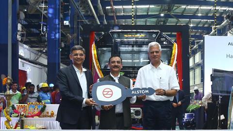 Anil Saini, MD, RSC, Alstom India  with Shri Vikas Kumar, MD DMRC and Shri OH Pande, DE, DMRC (Photo Alstom)