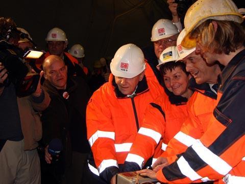 Tunnel breakthrough (Photo: DB AG/Frank Kniestedt).