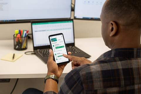 Montreal ticketing (Photo ARTM)