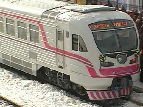 Three-car diesel multiple-unit built by Luhanskteplovoz for Ukrainian Railways.