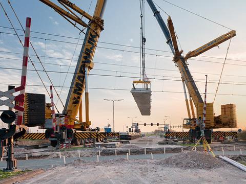 tn_nl-levelcrossing-slab-strukton-20120324.jpg