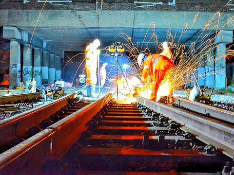 tn_gb-networkrail-welding_02.jpg