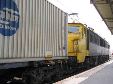 tn_es-renfe-freight-train.jpg