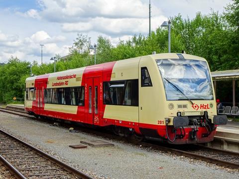 ČD has acquired 22 RegioShuttle RS1 railcars from HEROS Helvetic Rolling Stock at a cost of € 15·5m.