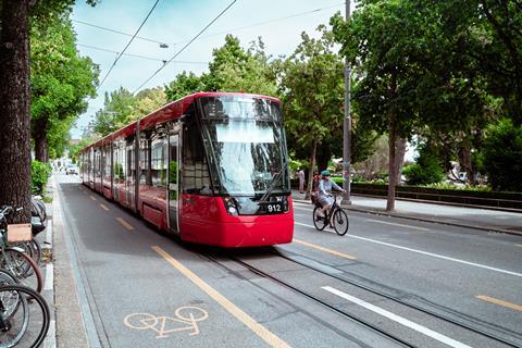 Bern Stadler Tramlink tram