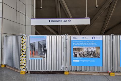 gb Crossrail Farringdon hoardings (1)