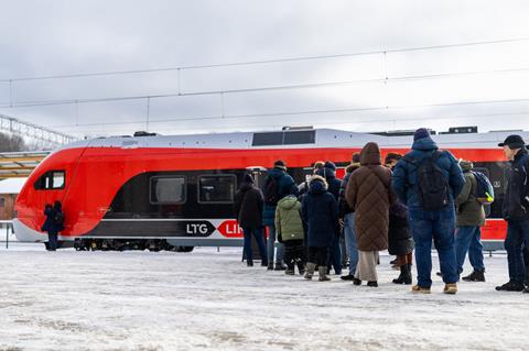 Lithuanian battery-electric trainset unveiled (image LTG Link) (3)