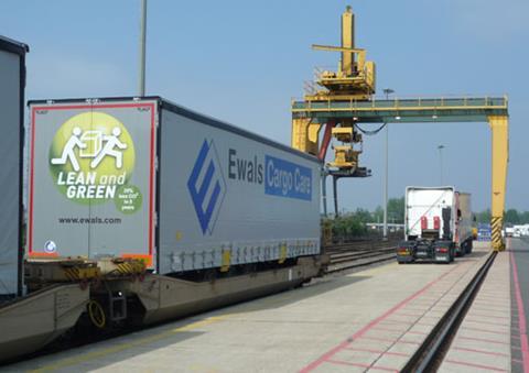 Barking piggyback trial