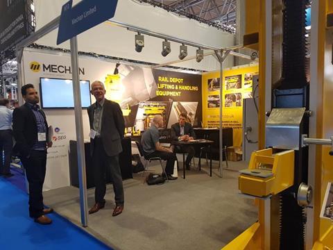 tn_mechan-railtex-stand.jpg