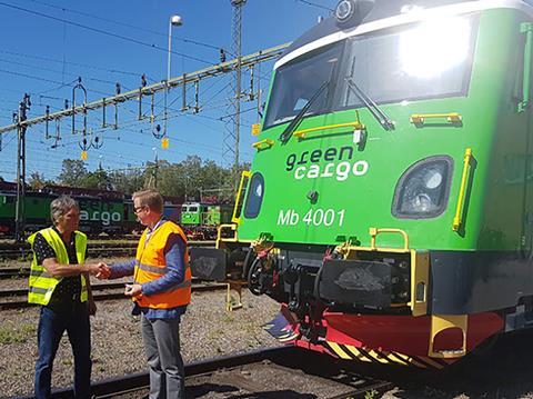 Softronic has delivered the first two of eight Transmontana electric locomotives ordered by Green Cargo.